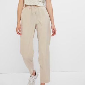 Gap Fit high rise runaround pant, NWOT